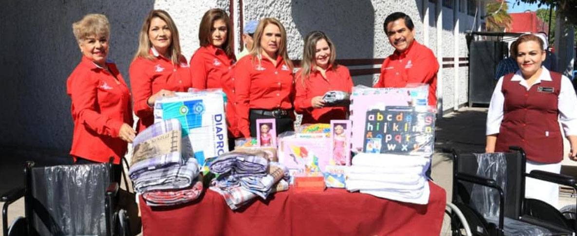 Entrega Director de Isssteson ambulancias en Navojoa y Ciudad Obregón
