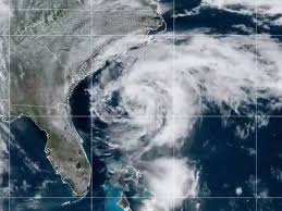 »Arthur» llega con mayor potencia a costas de Carolina del Norte