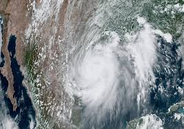 »Hanna» se vuelve huracán mientras avanza hacia Texas