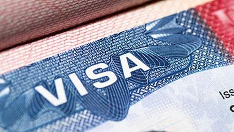 Christopher Landau confirmó que la Embajada de EEUU en México recibió autorización para comenzar a emitir visas de estudiante
