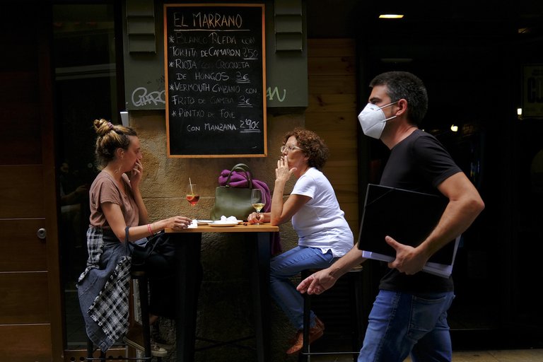 Crece la alarma en España por el rebrote de casos de coronavirus: hubo más de 7.000 nuevos contagios en un día