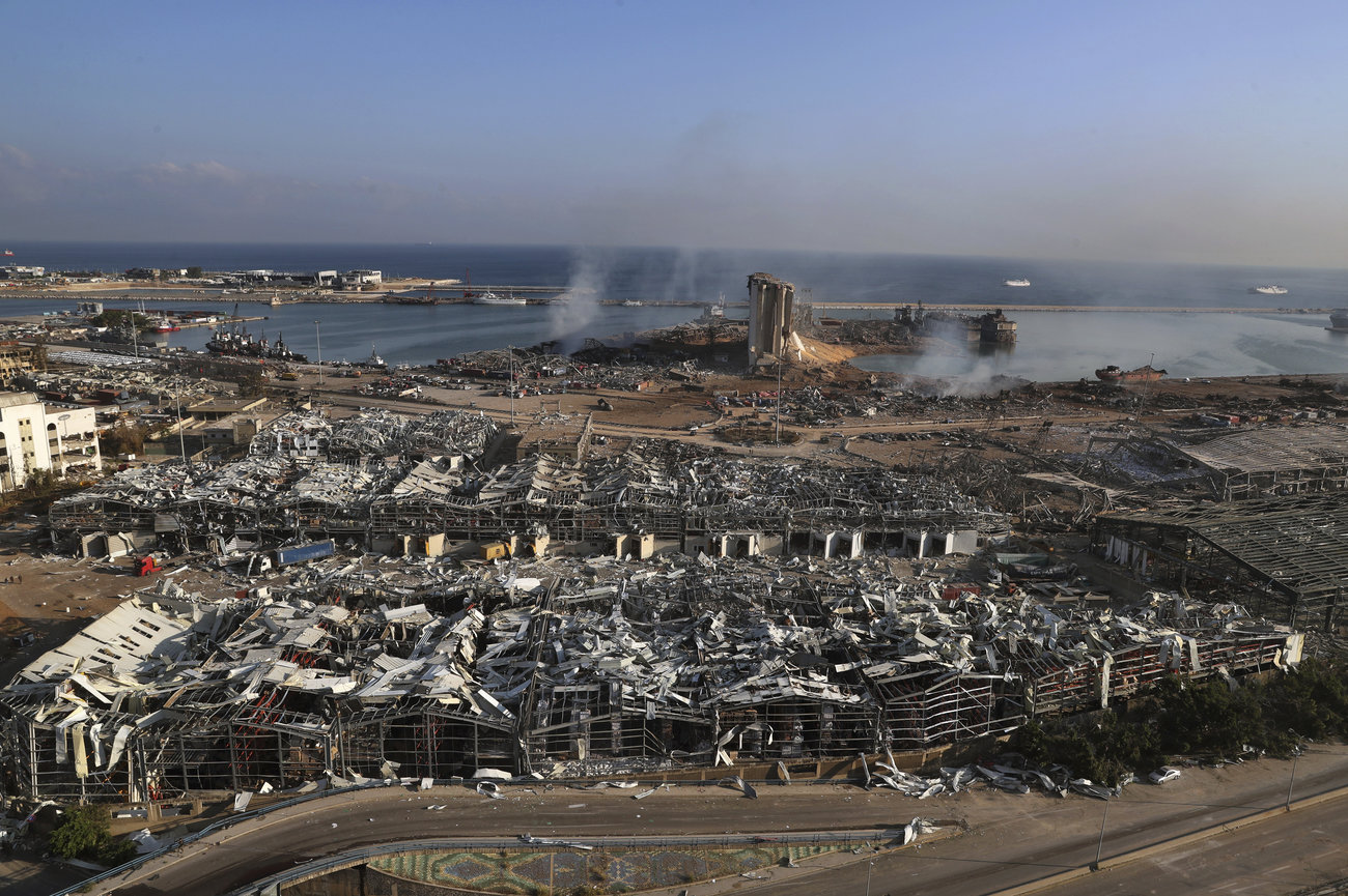 Beirut vive duelo tras explosiones que dejaron más de 100 muertos