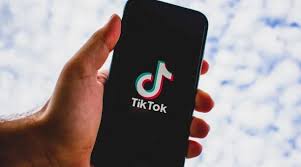 EU prohíbe TikTok y WeChat a partir de este domingo