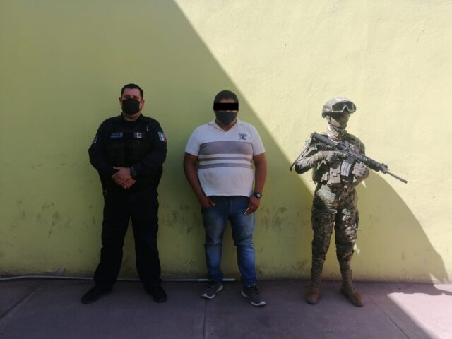 APREHENDE LA POLICÍA MUNICIPAL A SUJETO POR PRESUNTA POSESIÓN DE VEHÍCULO CON REPORTE DE ROBO
