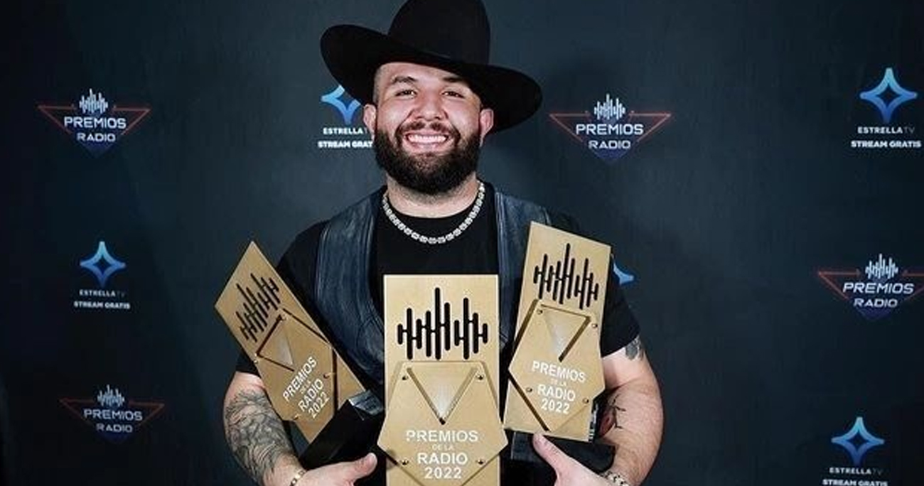 CARIN LEÓN se corona como el gran ganador en los PREMIOS DE LA RADIO 2022