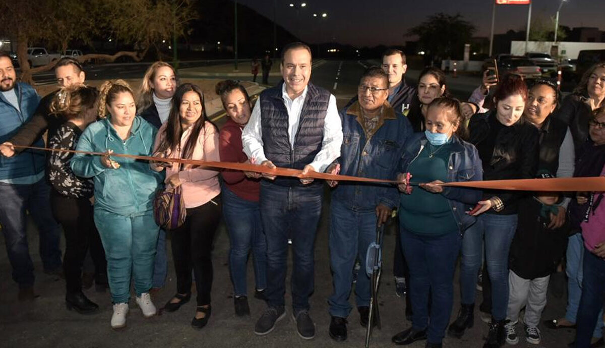 Reconoce Toño Astiazarán logro de familias al entregar pavimentación de prolongación de bulevar Las Quintas