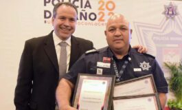 Reconoce Toño Astiazarán al Policía del Año 2022
