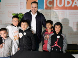 Responden Toño Astiazarán y personal de dependencias a residentes de la Benito Juárez