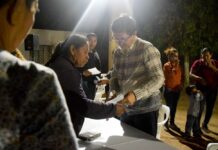 Presidente Municipal atiende a vecinos de la colonia Deportiva