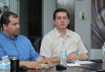 Llega a acuerdo alcalde con ex policías