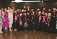 “Hoy ustedes son otros, son mejores”: Elías Retes a graduados de normal superior