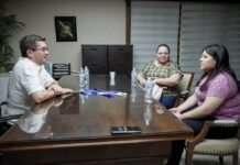 Con orgullo recibe alcalde a joven sub campeona nacional en matemáticas