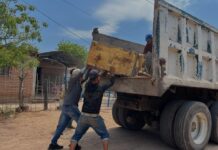 Sacan más de 9 toneladas de cacharros de patios de viviendas rurales