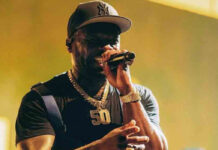 50 Cent lanza el micrófono a la multitud en un ataque de rabia y lesiona a una fan en la cabeza