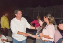 Dialogan vecinos de la colonia Guadalupana y el Alcalde Jorge Alberto Elías Retes