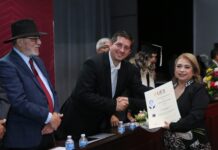 «Navojoa necesita jóvenes profesionistas como ustedes»: ELÍAS a graduados de UES