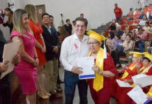 Graduación de adultos mayores del curso habilidades digitales”