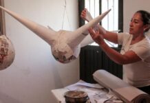 Lleva programas preventivos de la SSPM curso de piñatas a madres de familia en la valle verde