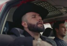 Carín León convierte al Checo Pérez en taxista para su nuevo video musical