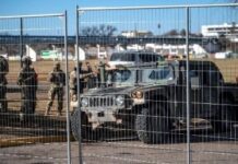 Texas anuncia construcción de base militar fronteriza