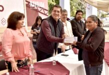 Atestigua Elías Retes entrega de más de 6 millones de pesos en apoyo de la SEDESSON