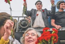 Miles Celebran 50 años de democracia en Portugal