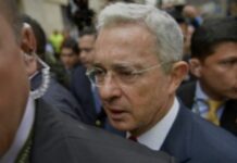 Colombia lleva a juicio al ex presidente Álvaro Uribe