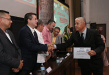 En Navojoa exaltan autoridades trayectoria y legado de maestros en su día