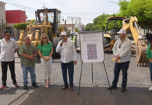 Pone en marcha Lamarque Cano obra de pavimentación en calle nuevo león entre allende e hidalgo