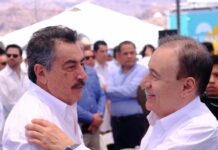 Atestigua presidente municipal relanzamiento del puerto de Guaymas y el primer embarque de autos