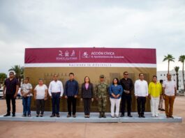 Realizan ceremonia de izamiento de Bandera en la plaza Tres Presidentes.