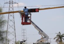 Repara SSPM semáforo de la calzada Francisco Villanueva y boulevard las Torres