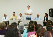 Ratifica Elías Retes apoyos a parteras tradicionales y auxiliares de salud del sur