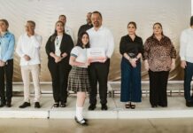 Acude Ayuntamiento de Guaymas a lunes cívico en Conalep