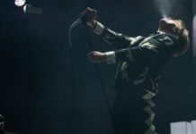 The Hives ofrece un explosivo show