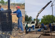 Personal de Oomapas Navojoa dan mantenimiento a cárcamo La Joya.