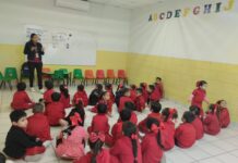 Lleva Ayuntamiento de Guaymas pláticas a escuelas