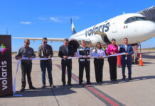Da Bienvenida Presidente Municipal De Cajeme Javier Lamarque A Pasajeros Del Vuelo Inaugural Monterrey-Ciudad Obregón