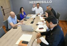 Entrega Toño Astiazarán apoyos a deportistas que participarán en competencias
