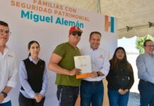 Asegura Toño Astiazarán patrimonio a 45 familias del Poblado Miguel Alemán