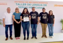 Reconoce Toño Astiazarán a graduados del Taller de Lengua de Señas Mexicana