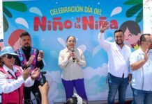 Festeja Sistema DIF a niñas y niños de Guaymas