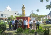 Realiza Ayuntamiento de Guaymas ceremonia de colocación de ofrenda y guardia de honor en Monumento a la Madre