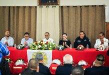 Entrega alcalde Juan Gim equipos a bomberos