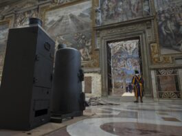 Cónclave sin internet ni celulares para que nada se filtre