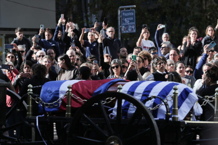 Comienza el cortejo fúnebre del expresidente uruguayo José Mujica