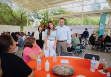 Anuncia Toño Astiazarán junto a Patty Ruibal clínica CRECES En Salud en la Café Combate