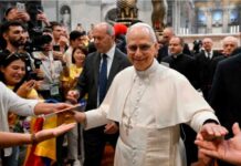 Papa León XIV pide a ‘influencers’ católicos que lleven la paz a las redes sociales