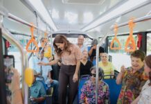 Convive Patty Ruibal con usuarias y usuarios del programa Abuelitos de la H