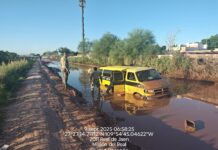 Rescatan Marinos a estudiantes tras imprudencia de chofer de transporte escolar